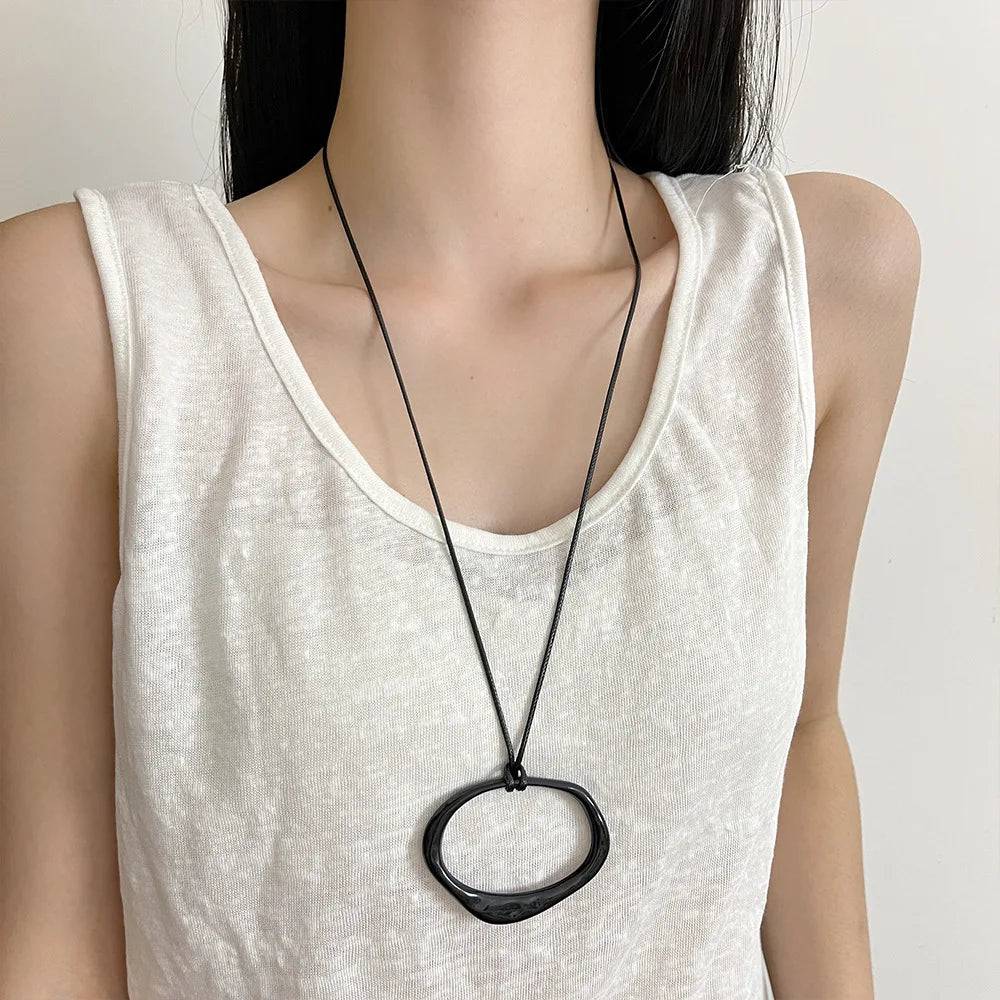 Minimalist Design Geometric Irregular Pendant Leather Rope Necklace Women's Long Style Adjustable Sweater Chain