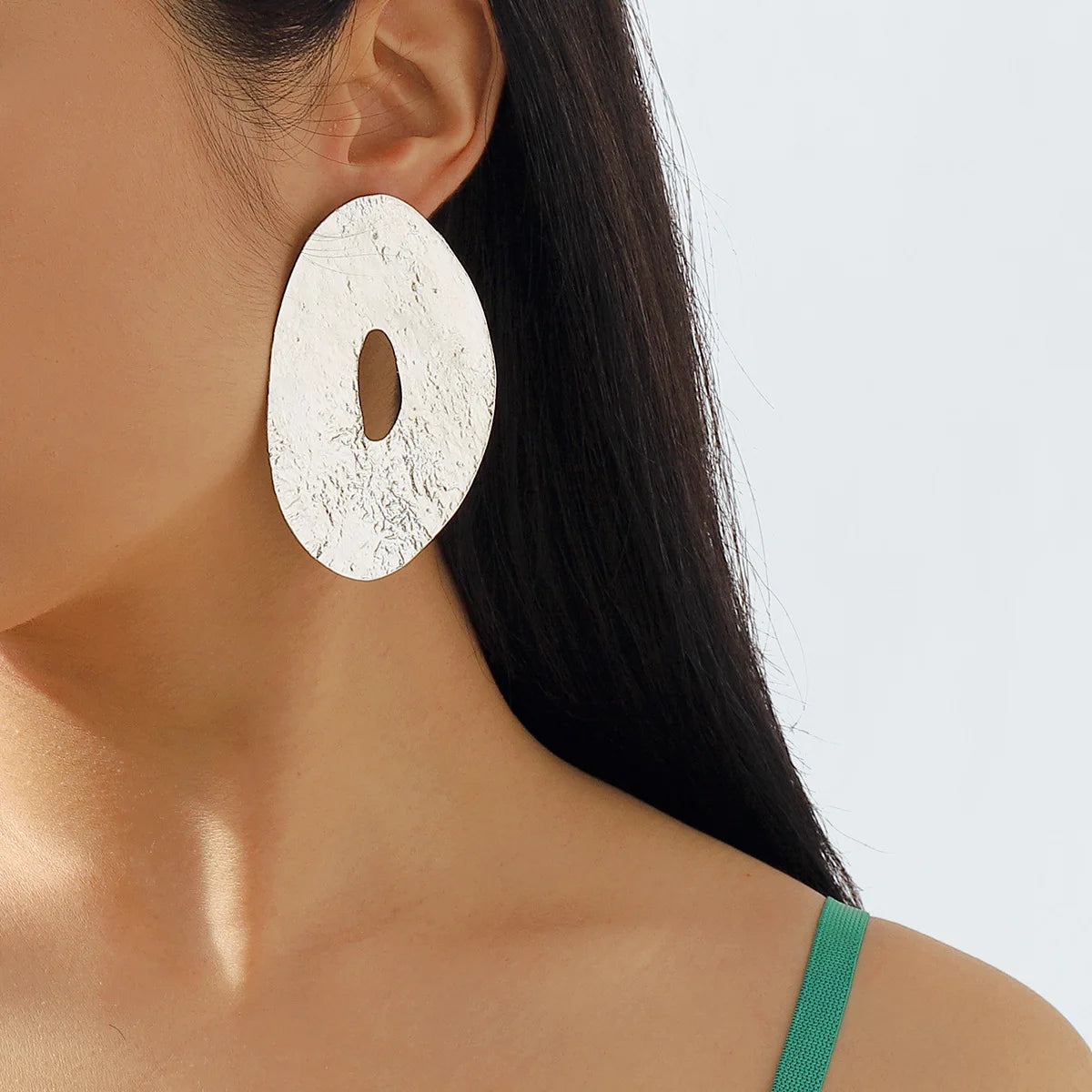 Exaggerated Irregular Oval Earrings Fashionable Hollow Metal Temperament Geometric Jewelry